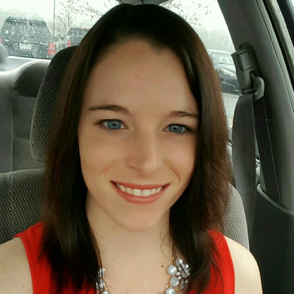 Meet your Posher, Tiffany - Picture 1 of 1