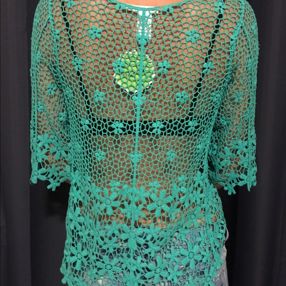 Perfect Summer Top!! - Picture 2 of 3