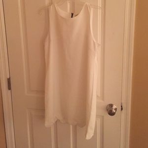 White dress with scallop detail size Medium