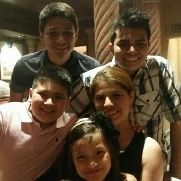 Meet your Posher, Celina - Picture 2 of 2