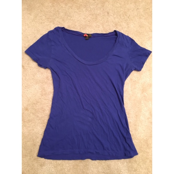 Forever 21 basic tee - Picture 2 of 3