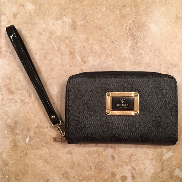 Guess wallet SOLD ON MERC