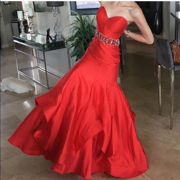 NWT red formal prom or pageant dress - Picture 2 of 4