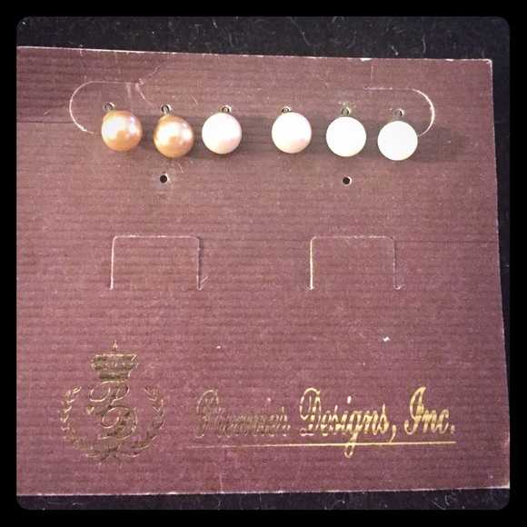 Pearl Stud Earrings - Picture 1 of 2