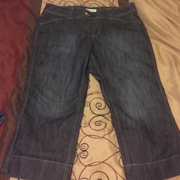 Dark denim Capri pants