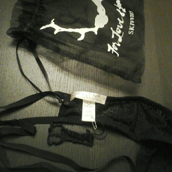 NWT FL&L X Free People Black Bralette - Picture 4 of 4