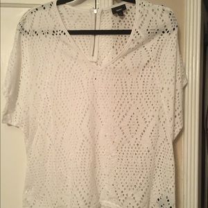 Mossimo White Keyhole T-shirt