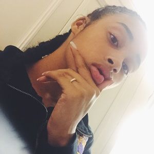 Meet your Posher, Mia