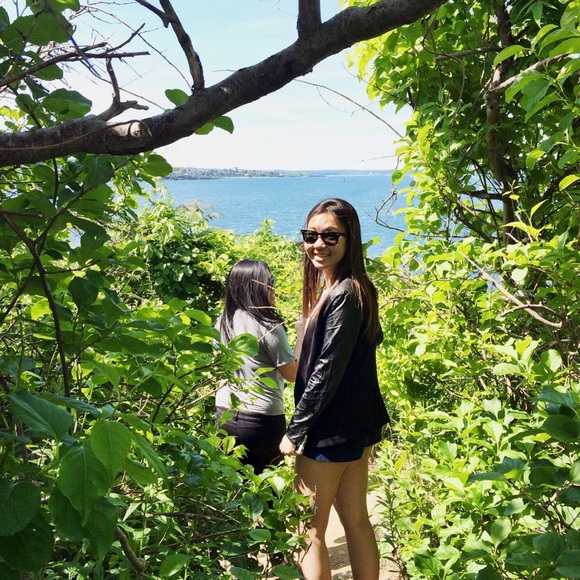 Meet your Posher, Gabriela - Picture 1 of 1