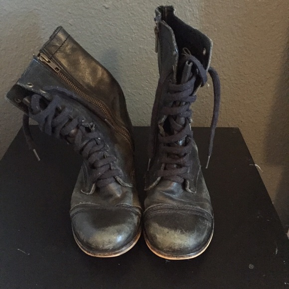 Steve Madden black lace up boots