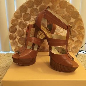 NWB Michael Kors Berkley Plateform.