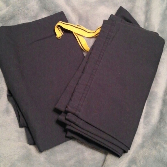 @cheyhoward92 one pair wonder wink UNISEX scrubs