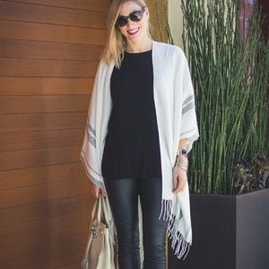 Tobi Other - Fringed Pull Over Cardigan Tobi Other - Fringed Pull Over Cardigan