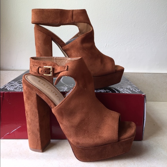 Camel stacked peep toe heels 💕2day sale💕💕💕 - Picture 3 of 3