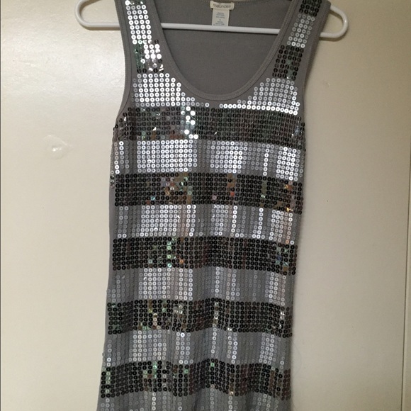 Gray tank top