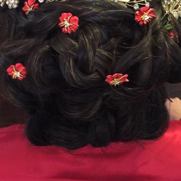 Red flower with starfish hairpin