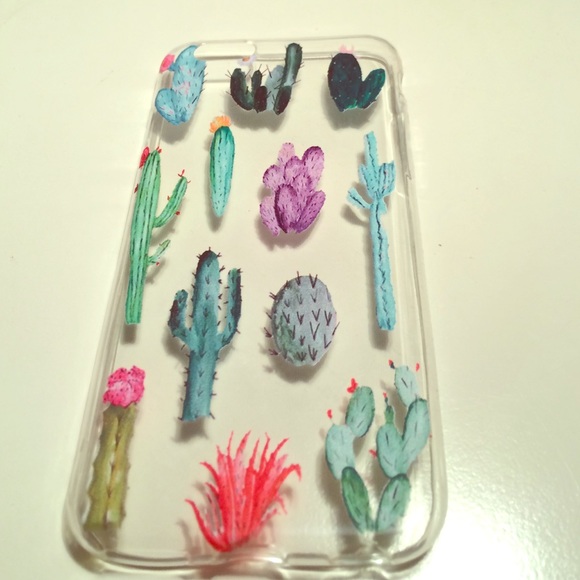 iPhone 6 case with cactus flowers! 🌵🍃🌿🌺