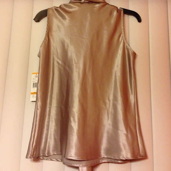 NWT Evan Picone Platinum color top - Picture 2 of 3