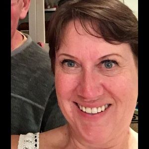 Meet your Posher, Cynthia