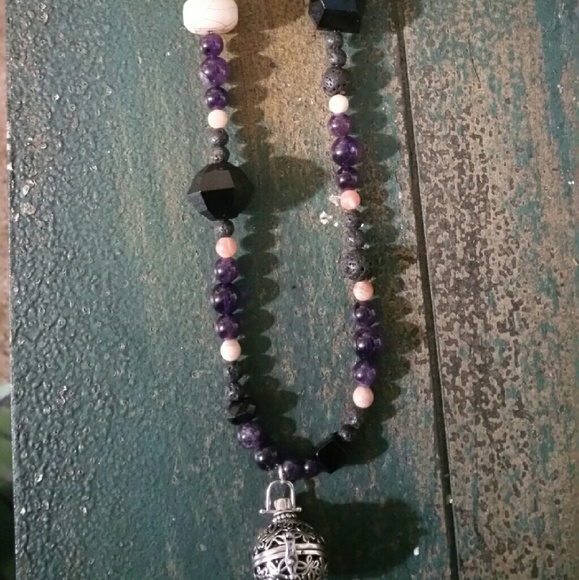 Moxy healing stone long necklace