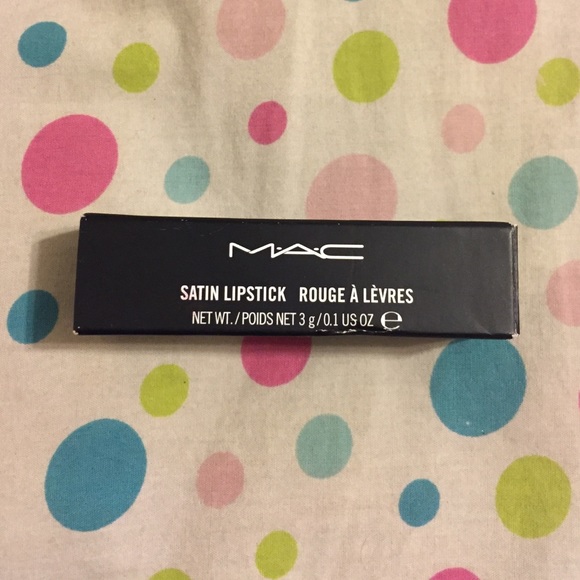 ❗️ SOLD❗️MAC LIPSTICK- Media