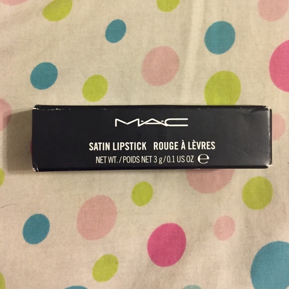 MAC LIPSTICK- Viva Glam ll