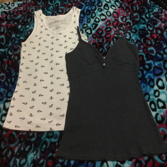 🌺Bundle* Cute Anchor Tank & Low Cut Navy/Grey Top