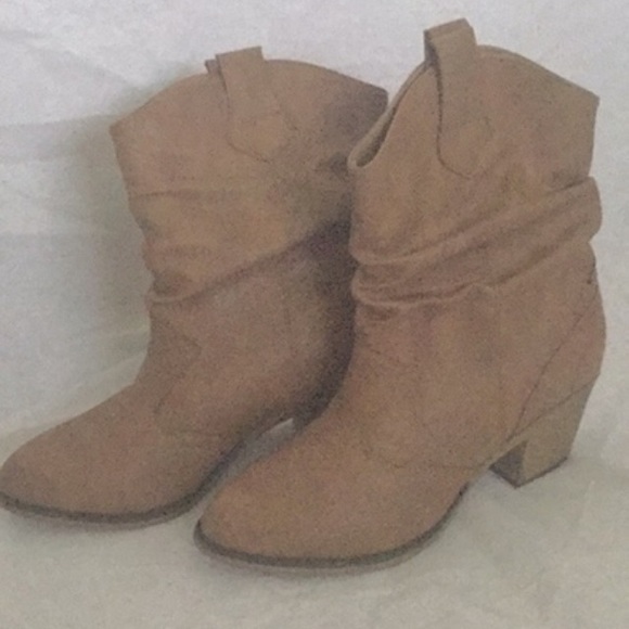 SALE | Cute Cowgirl Boots!