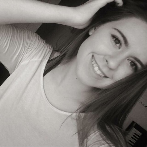 Meet your Posher, Alicia - Picture 1 of 1