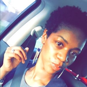 Meet your Posher, Courtney