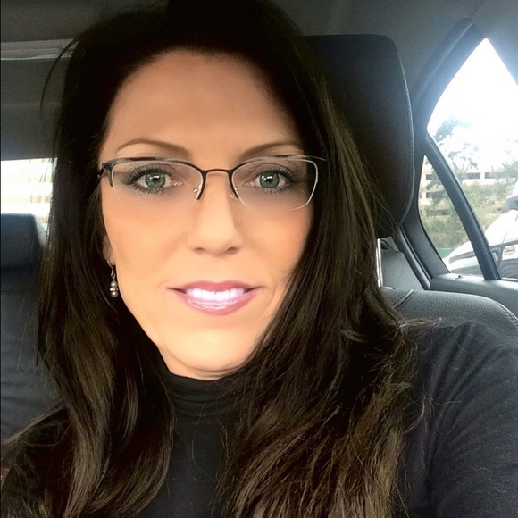 Meet your Posher, Tamara - Picture 2 of 2