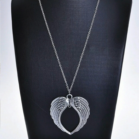 Big Angel Wing Long Adjustable Necklace New - Picture 3 of 3