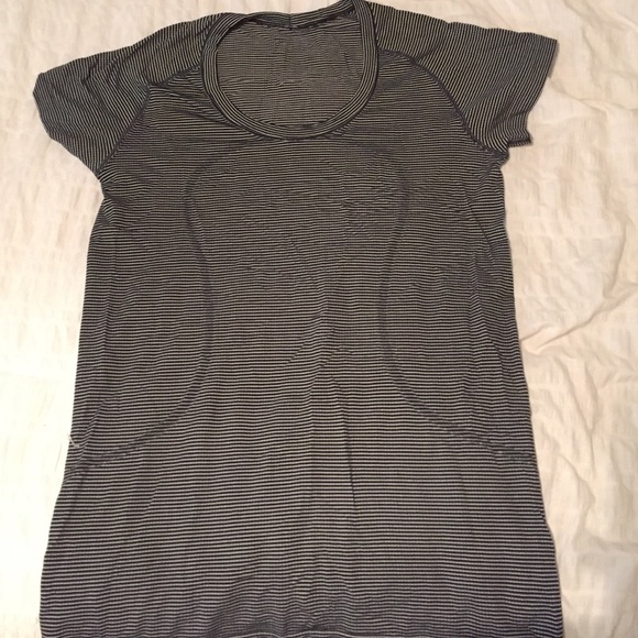 Lululemon Tee