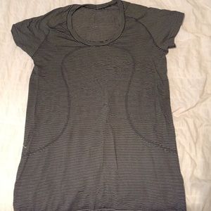 Lululemon Tee