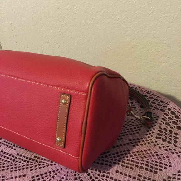 NWT Beautiful, sassy, red Dooney and Bourke Olivia - Picture 3 of 4