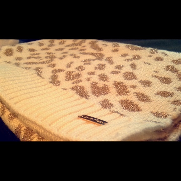 SCARF - Picture 2 of 4