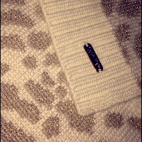 SCARF - Picture 4 of 4