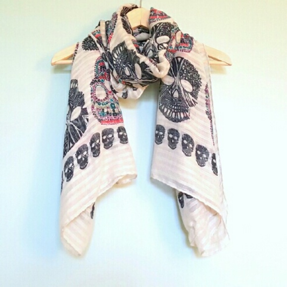 Jules Smith Accessories - Jules Smith Lightweight Skull Scarf