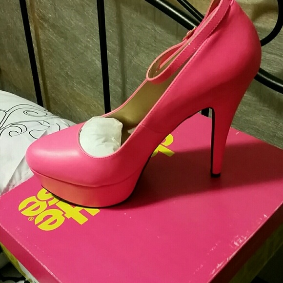 Ladies shoes