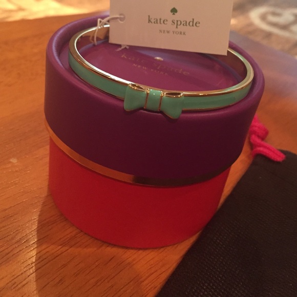 Take a Bow Bangle Bracelet in Mint
