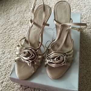 Nine West elegant Champange heels strappy
