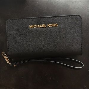 SOLD! Michael Kors Jet Set Wallet
