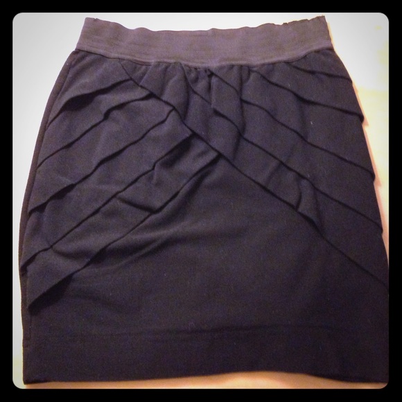 Bodycon black skirt