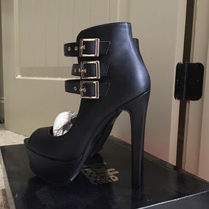 Charlotte Russe Bane Strappy Peep Toe