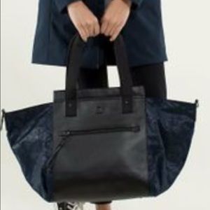 Lululemon Carry Me Om Tote bag