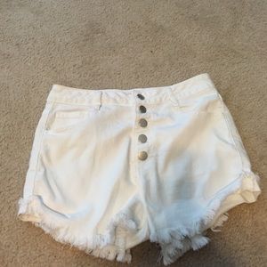 Refuge highwaisted white shorts