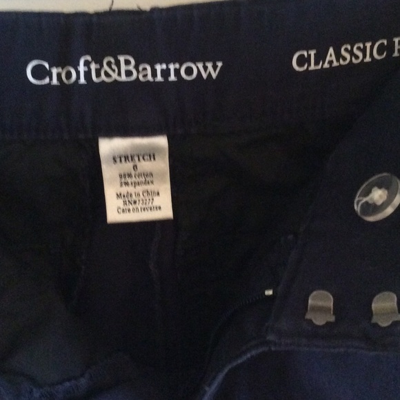 🚫SOLD🚫💙Soft & Stretchy Dark Blue Shorts💙 - Picture 2 of 3