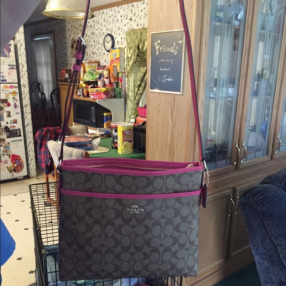Coach crossbody signature bag