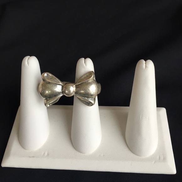 Bow double ring
