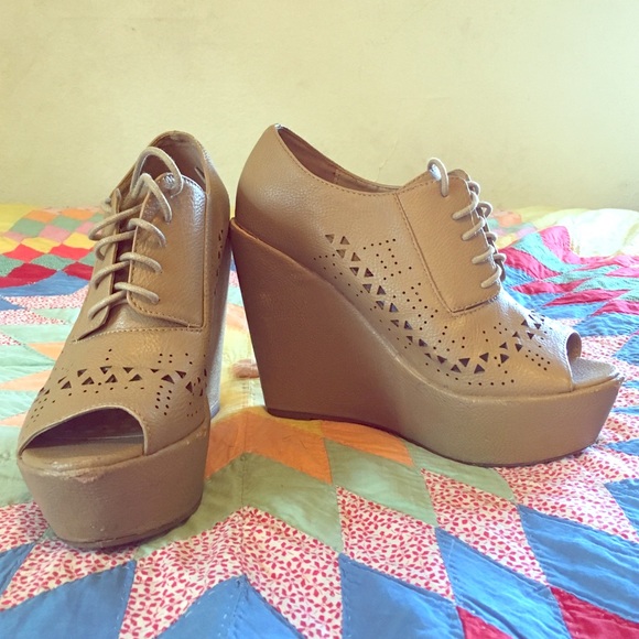 Taupe wedges